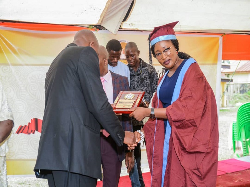 School of Nursing Graduation Award 3